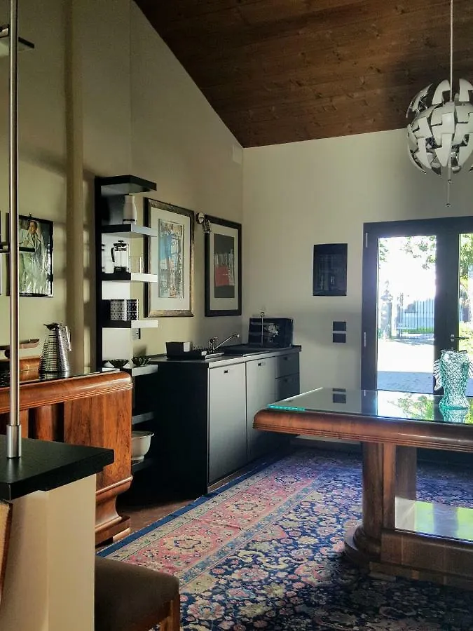 Bed and Breakfast La Terrazza sui Vigneti-Rovescala San Damiano al Colle 0*,  Italia